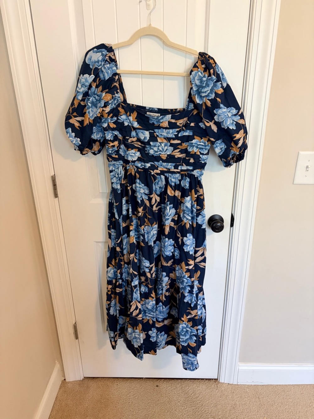 Abercrombie & Fitch Emerson Navy Floral Puff-Sleeve Midi Dress